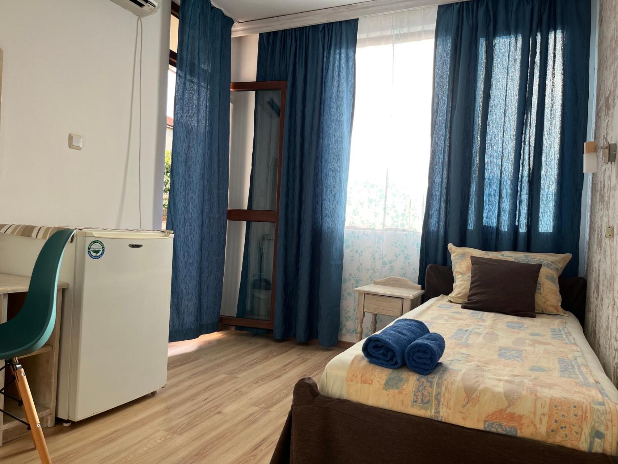 Paunovi Guest House Primorsko Exterior photo