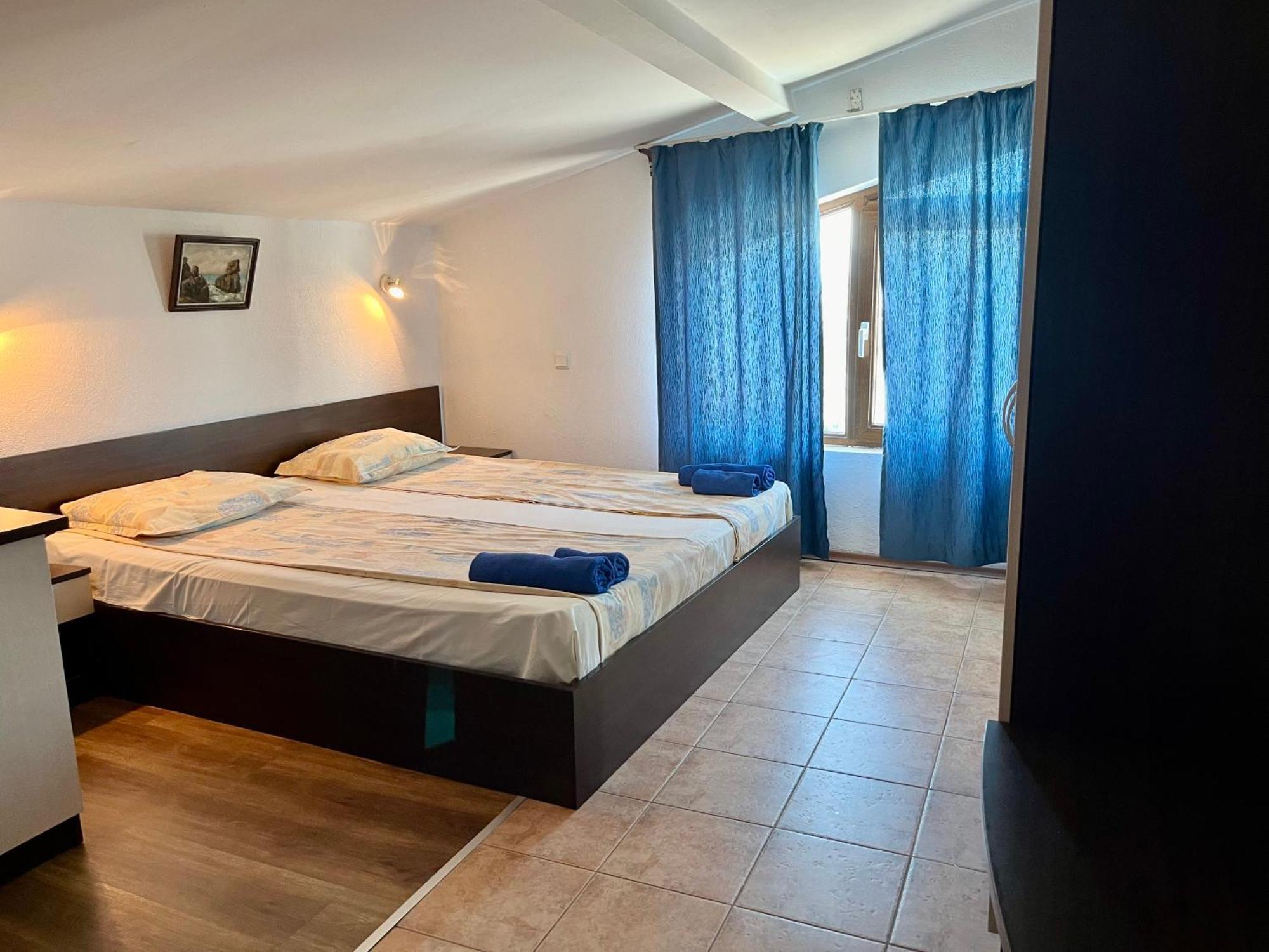 Paunovi Guest House Primorsko Exterior photo